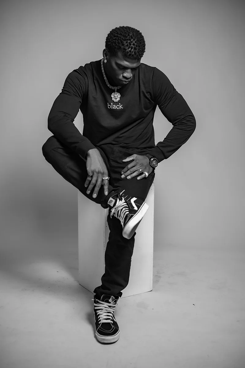 SJRIMAGES - Studio portrait – black and white artistic shot